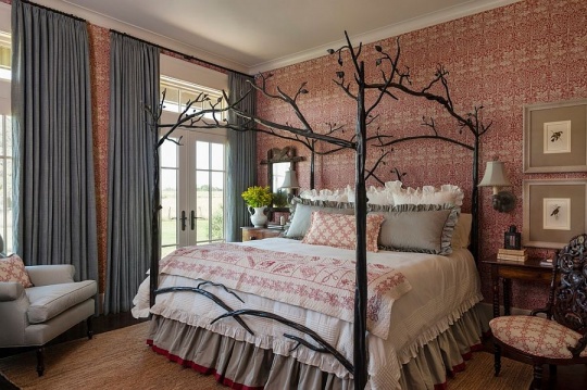 Farmhouse style bedroom with custom bed and striking wallpaper 540x359 دکور بالای تختخواب