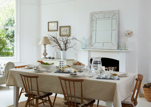 traditional dining room4 5 رومیزی ایده آل برای میز های غذاخوری